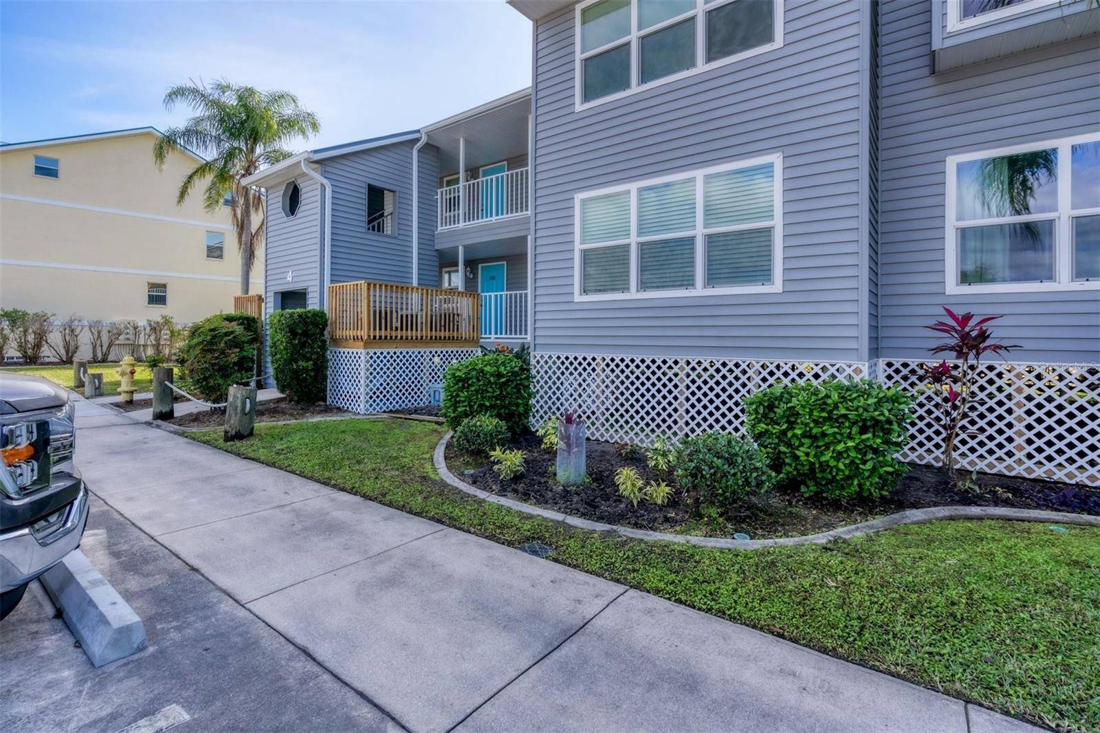 Port Charlotte, FL 33953,4410 WARREN AVE #407