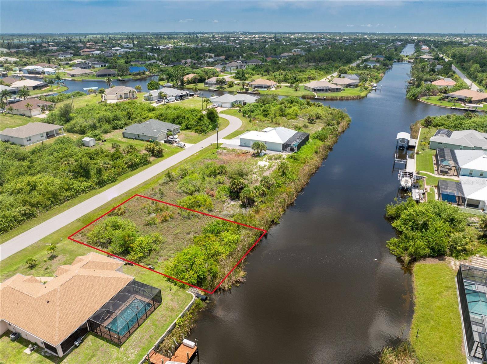 Port Charlotte, FL 33981,15610 APPLEWHITE CIR