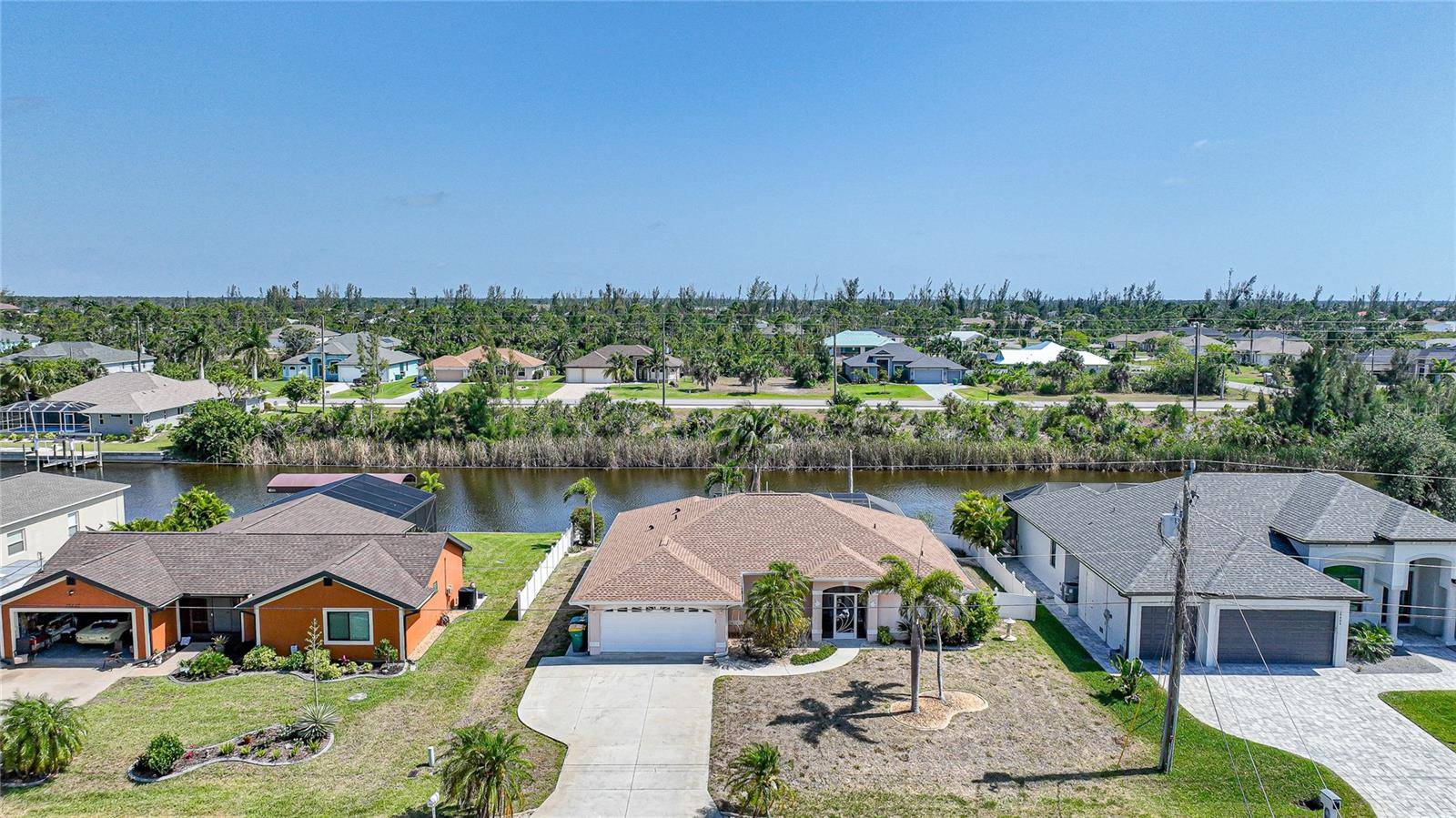 Port Charlotte, FL 33981,15432 LAKELAND CIR