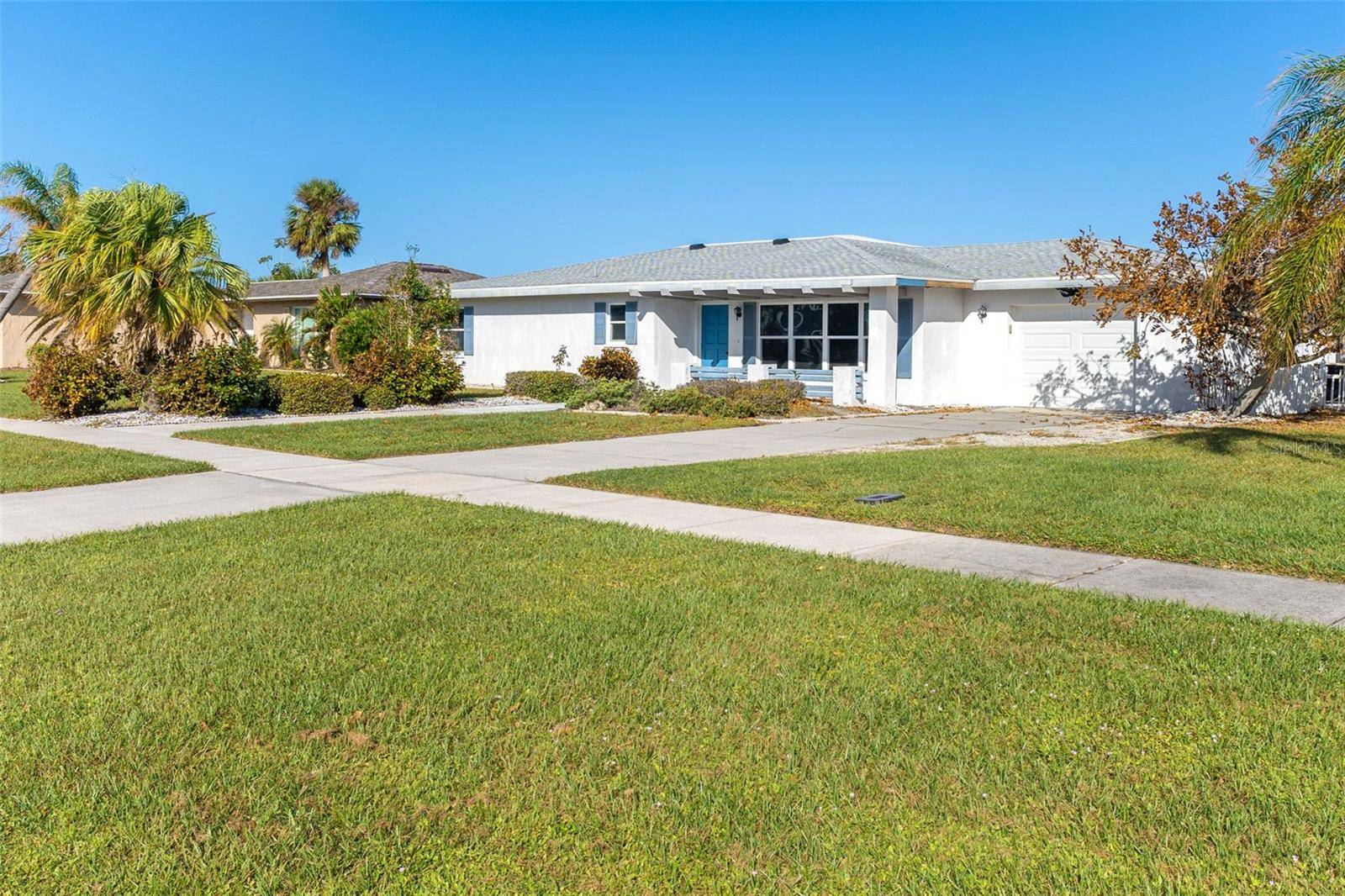 Rotonda West, FL 33947,13 GOLFVIEW PL