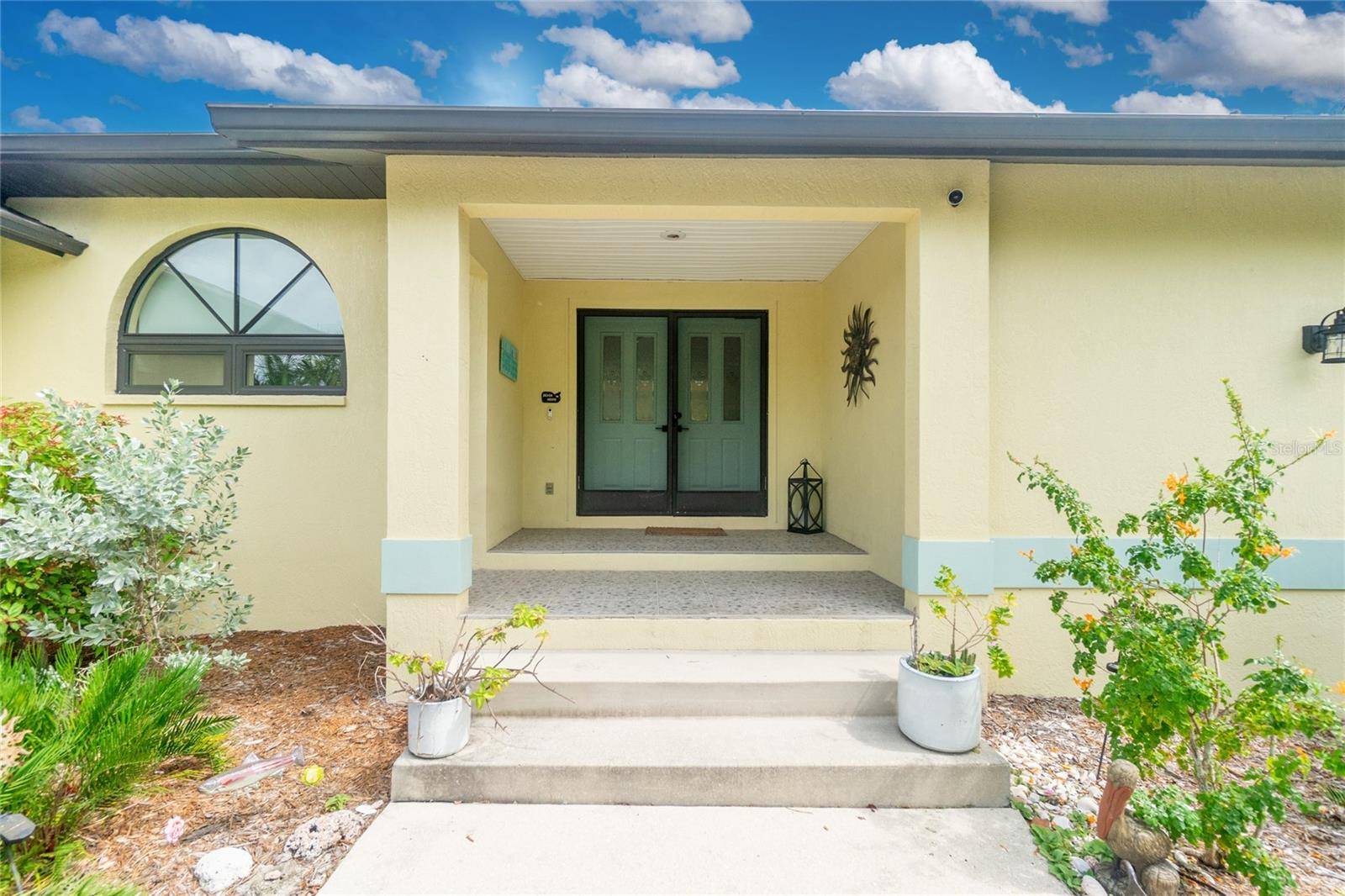 Englewood, FL 34223,3075 BAY OAKS CIR
