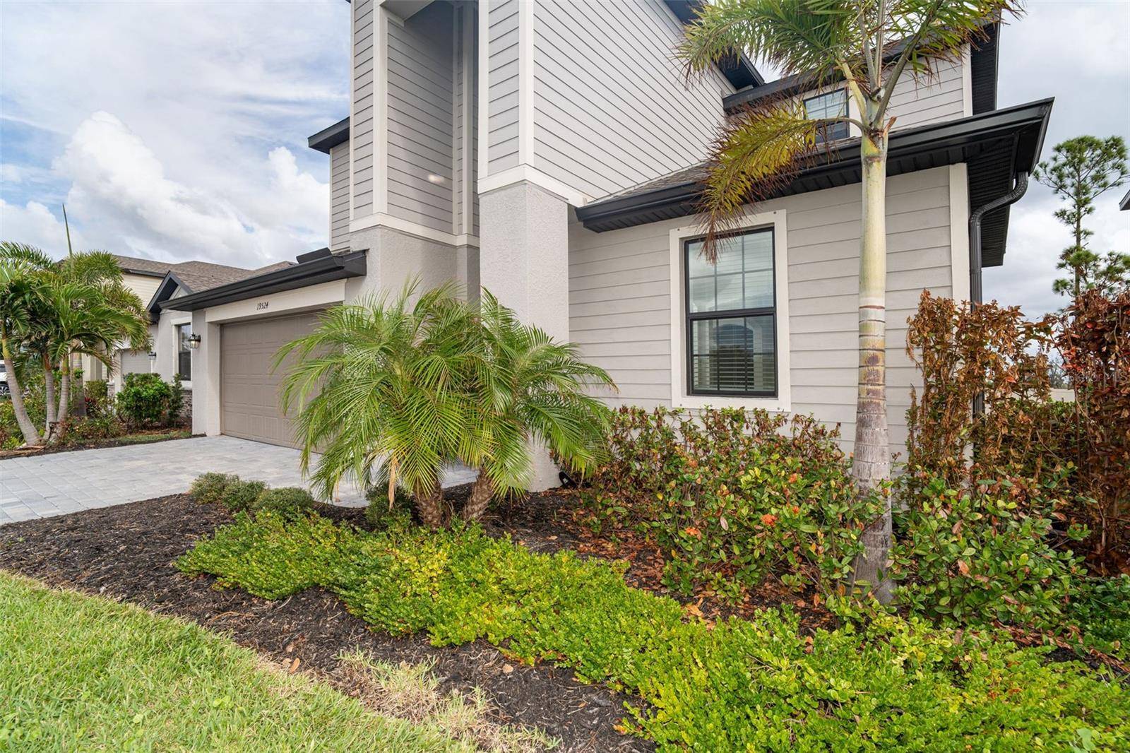 Venice, FL 34293,19524 FISHHAWK TRL
