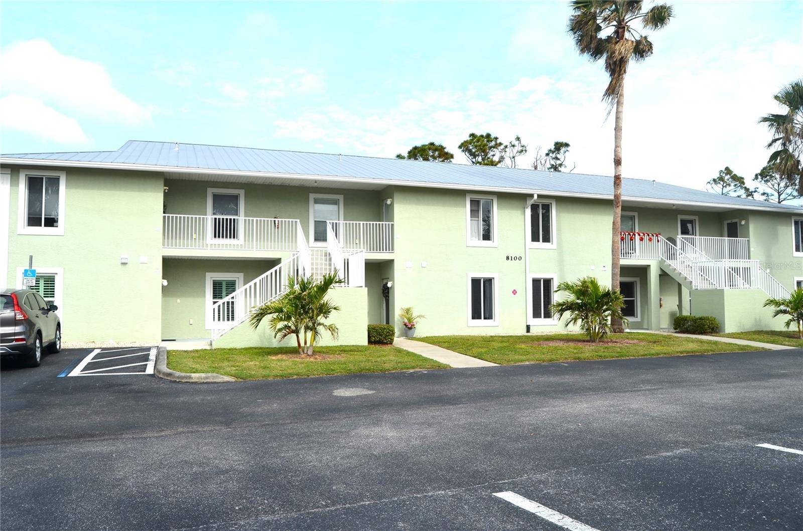 Rotonda West, FL 33947,8100 MEMORY LN #207