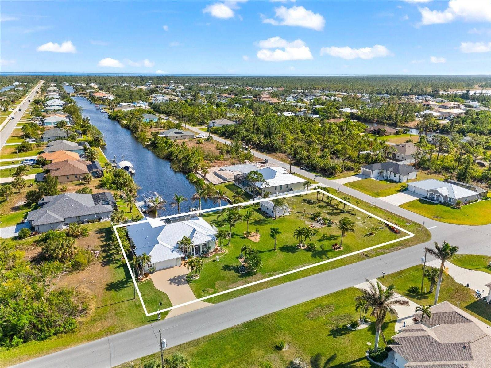 Port Charlotte, FL 33981,10322 SUNBURY DR