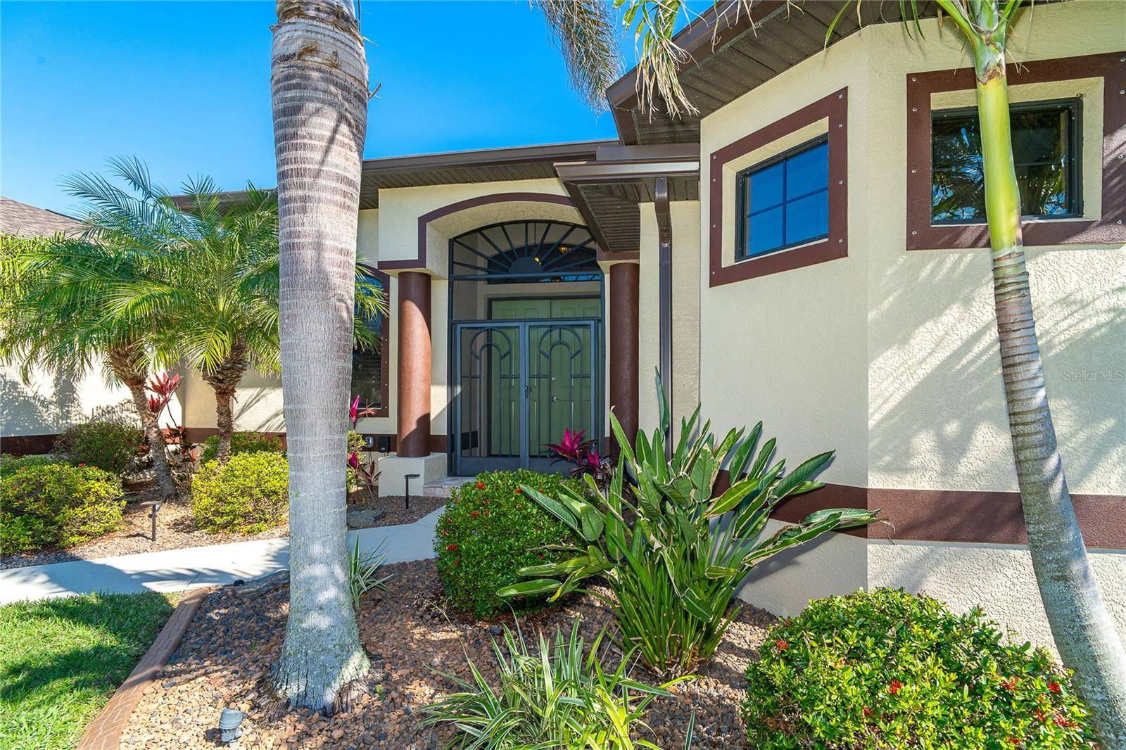 Rotonda West, FL 33947,214 W PINE VALLEY LN