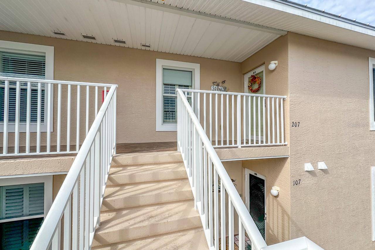 Rotonda West, FL 33947,9550 FIDDLERS GREEN CIR #207