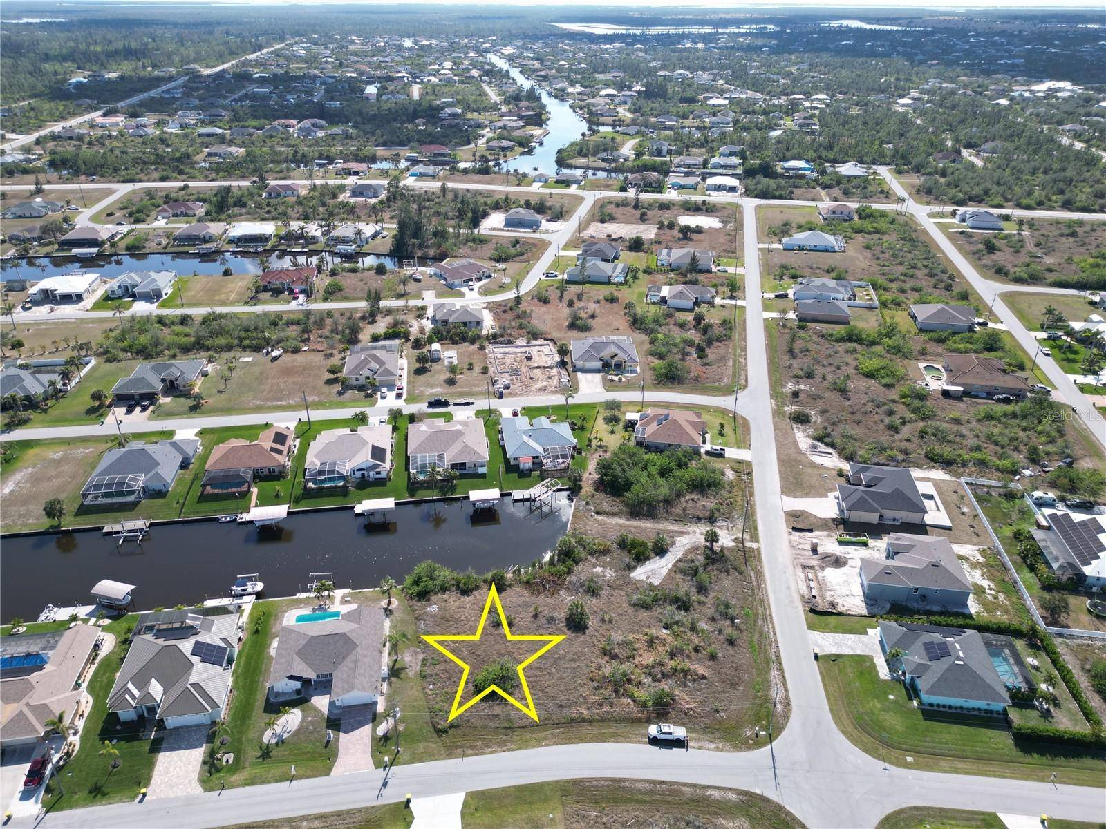 Port Charlotte, FL 33981,15562 MCCOMB CIR