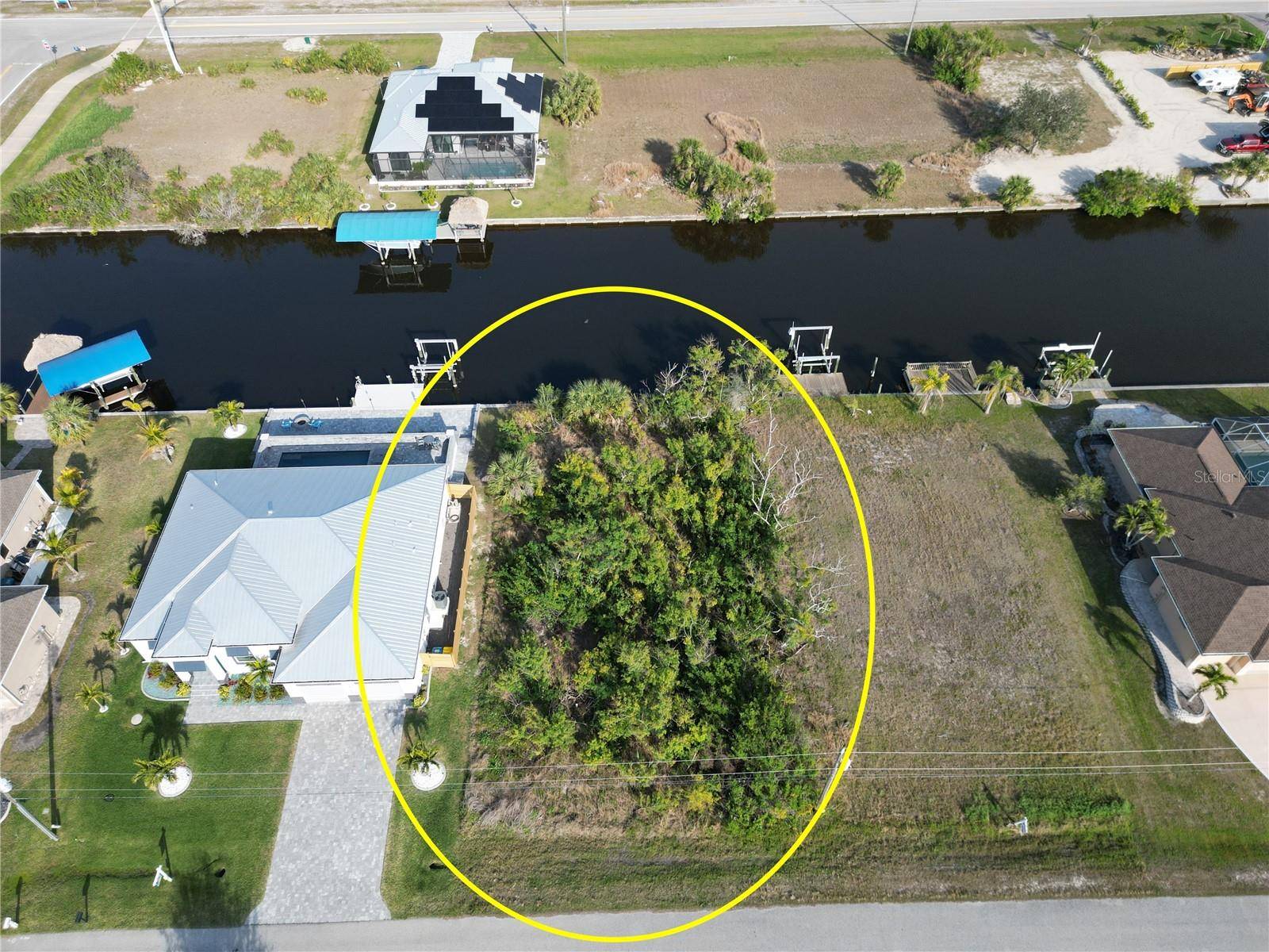 Port Charlotte, FL 33981,8190 CLYDE CIR