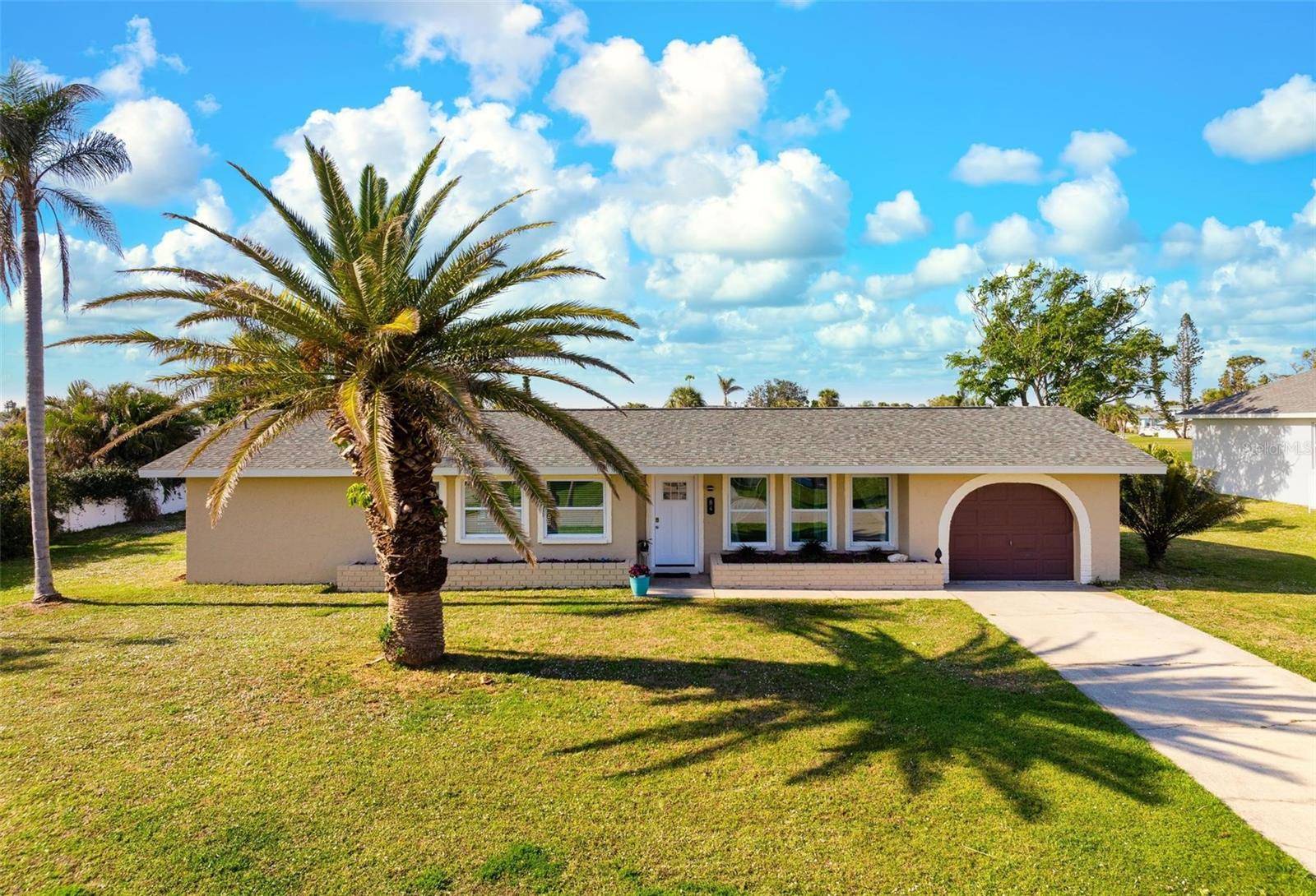 Rotonda West, FL 33947,84 CADDY RD