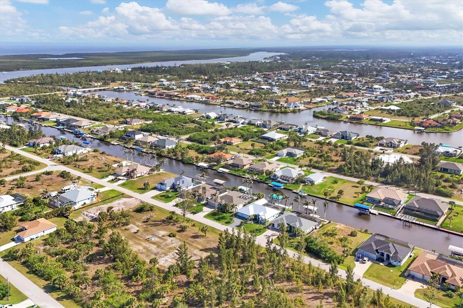Port Charlotte, FL 33981,15776 MELPORT CIR