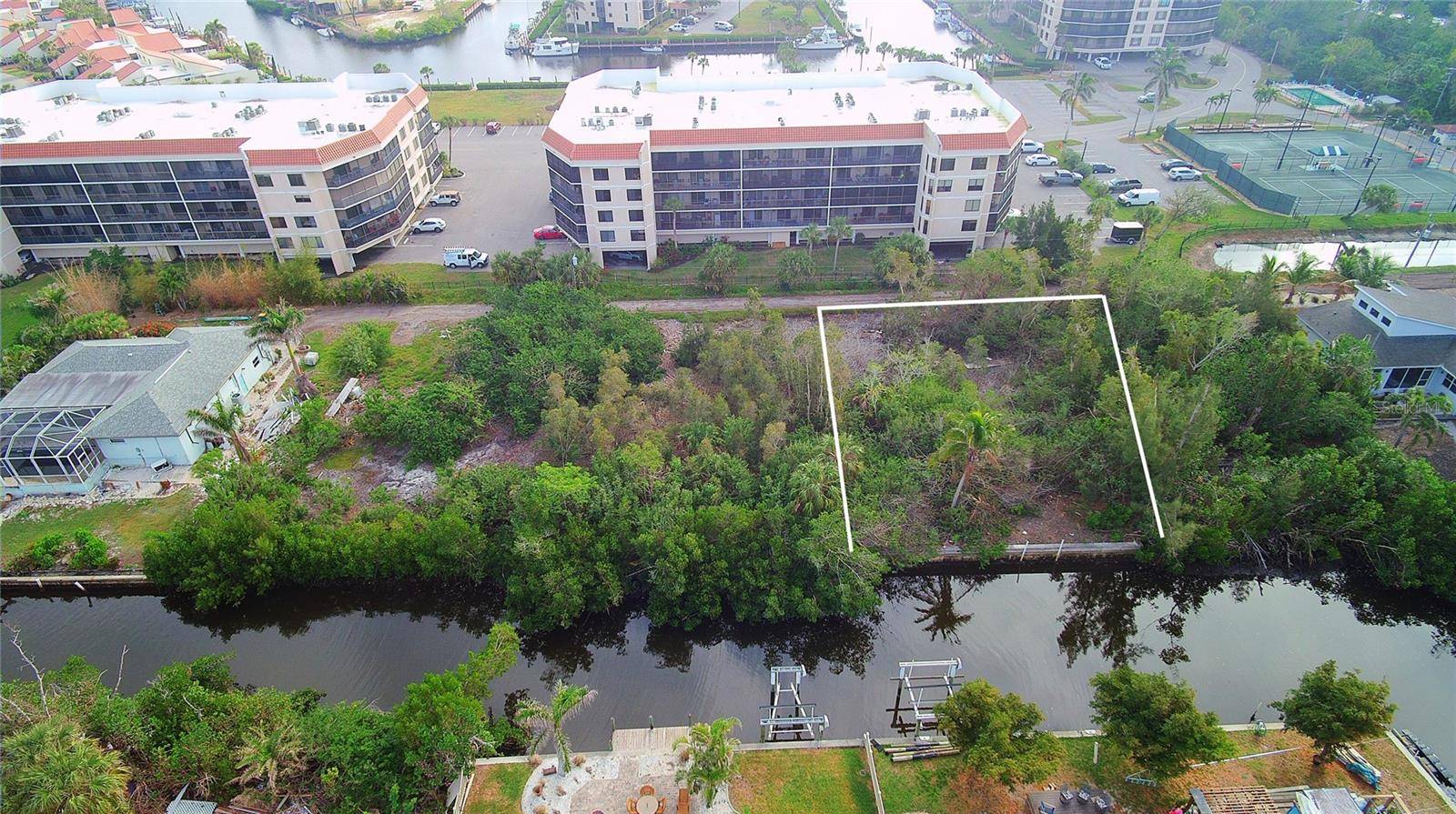 Punta Gorda, FL 33950,301 ORCHID DR