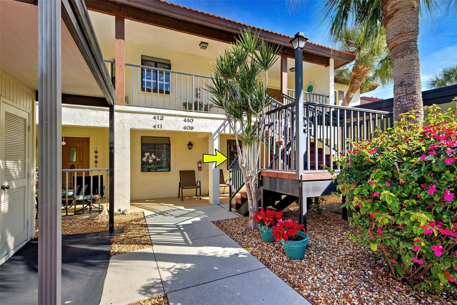 Englewood, FL 34223,409 PINE HOLLOW CIR #409