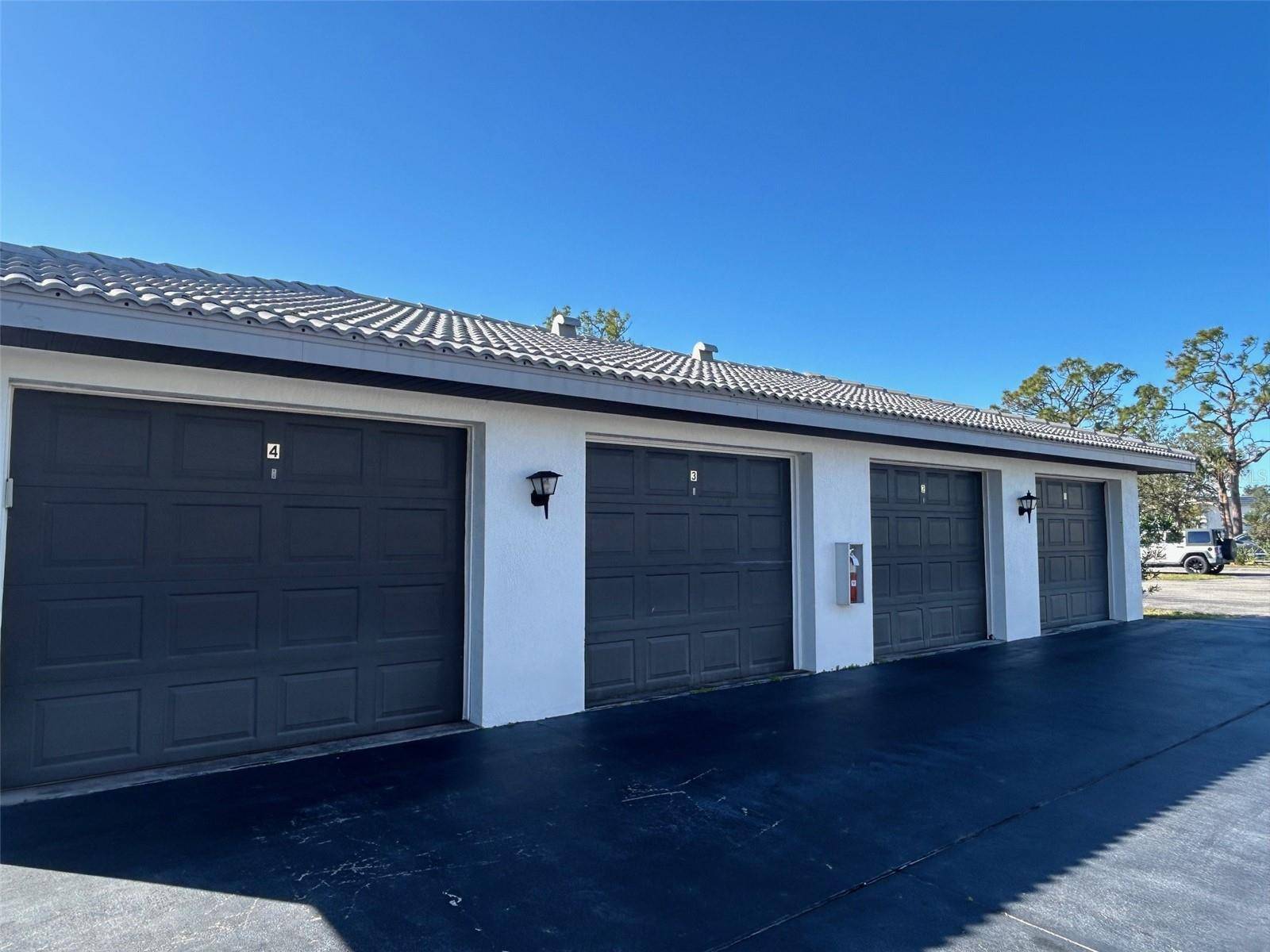 Englewood, FL 34223,150 ENGLEWOOD ISLES Pkwy #201
