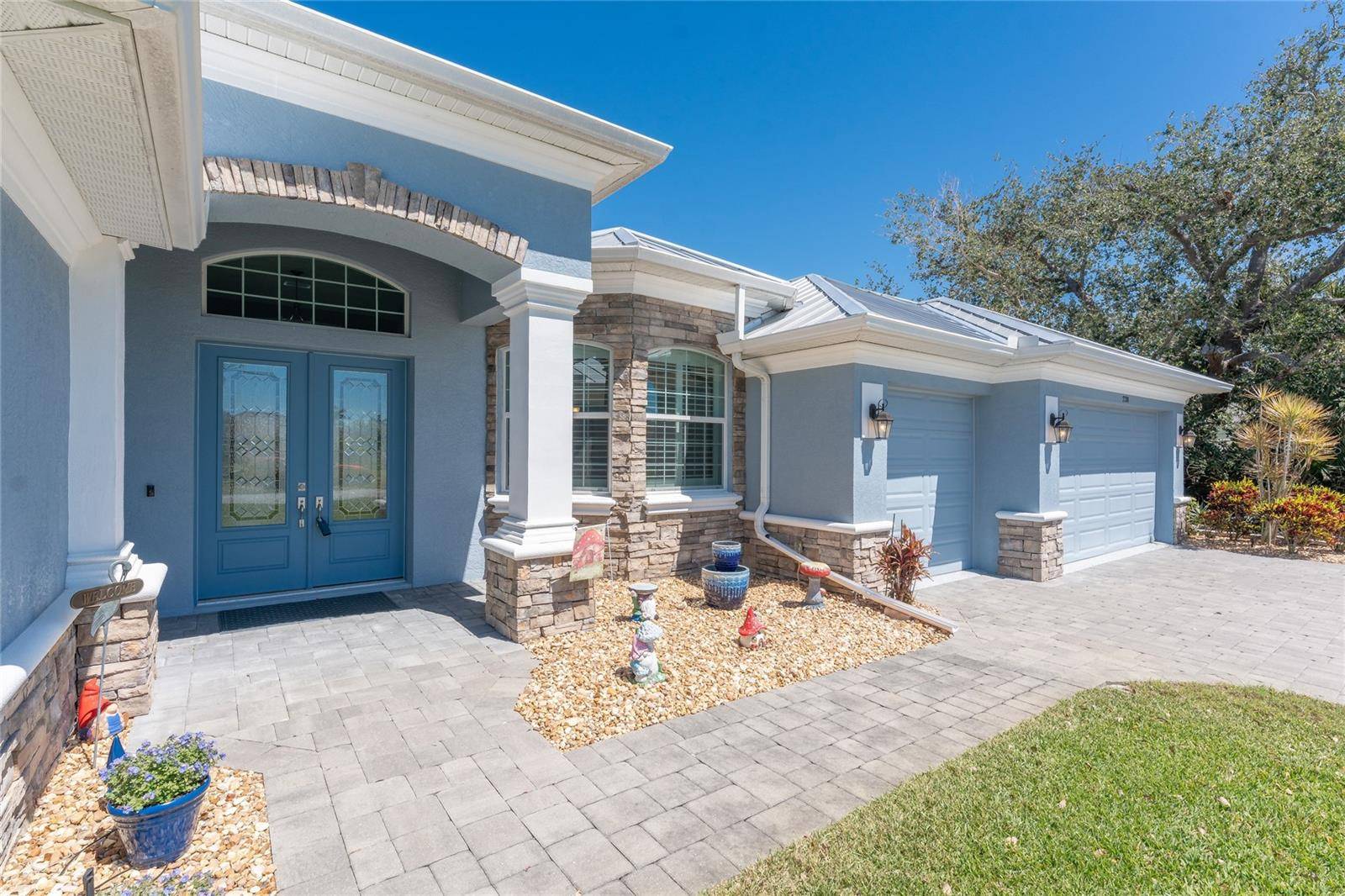 Rotonda West, FL 33947,228 WHITE MARSH LN