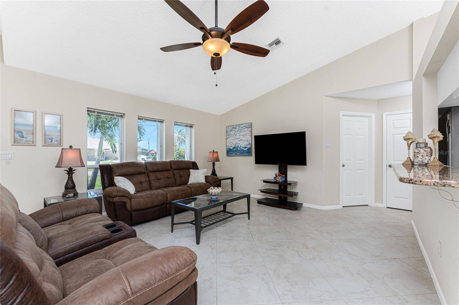Rotonda West, FL 33947,39 SPORTSMAN PL