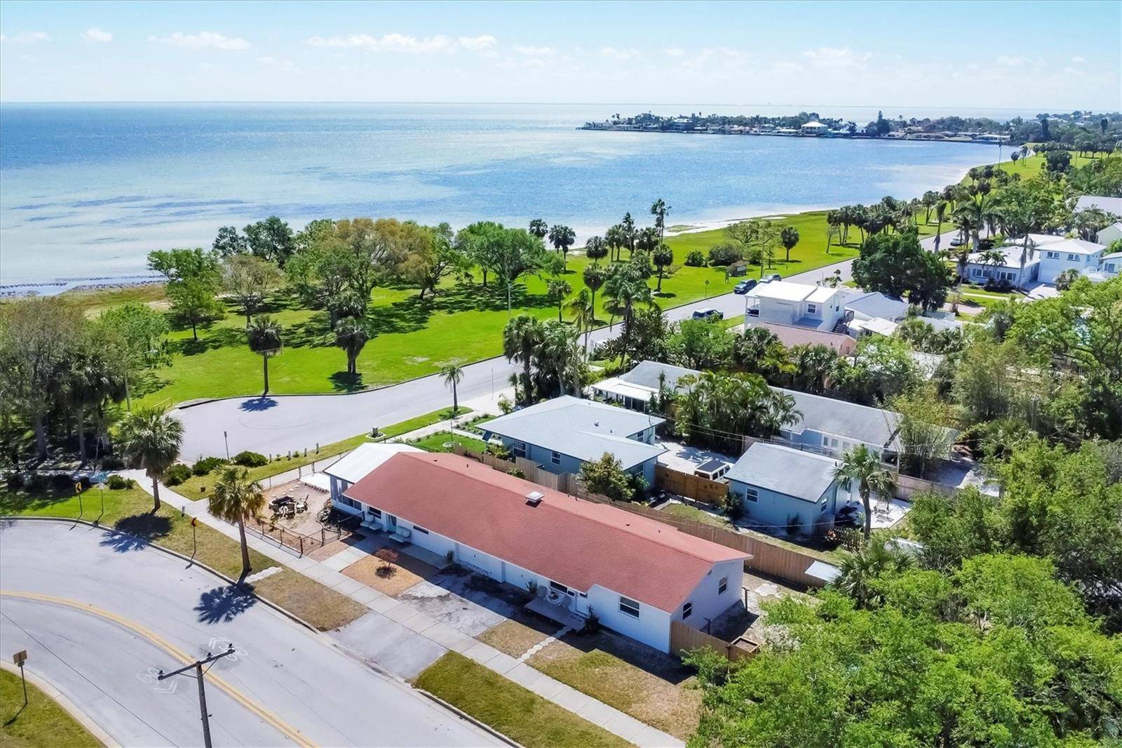 St Petersburg, FL 33701,1501 BEACH DR SE