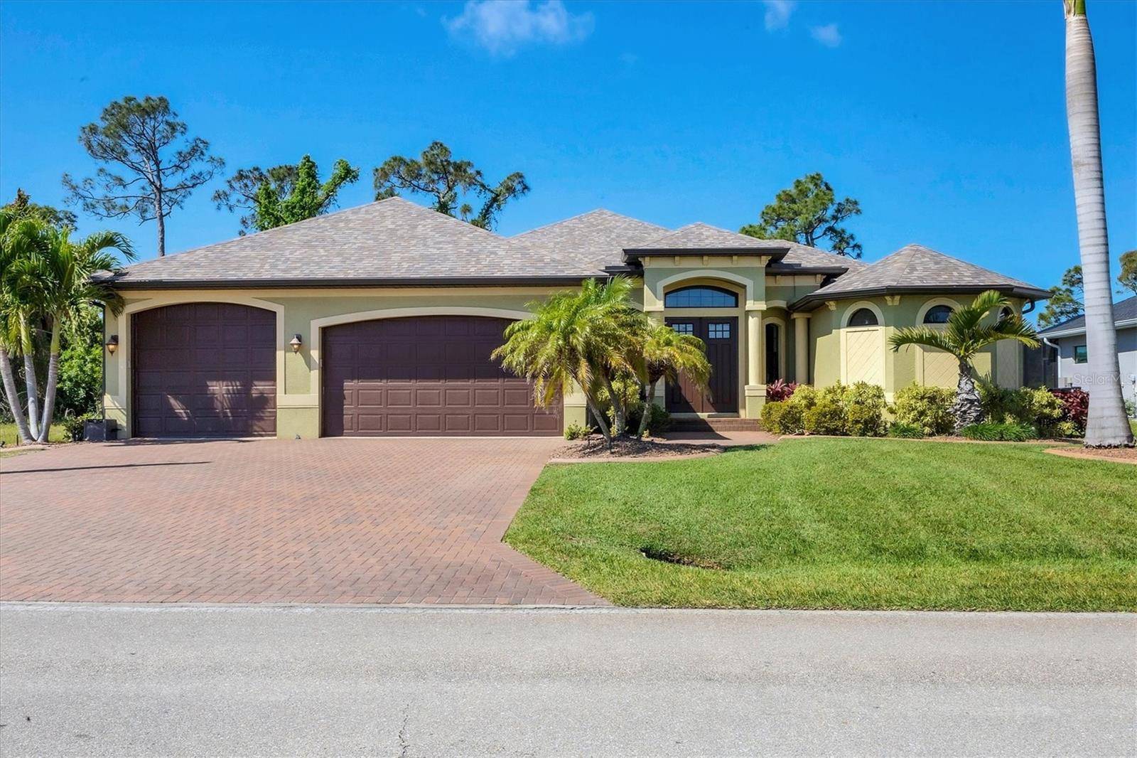 Rotonda West, FL 33947,758 ROTONDA CIR