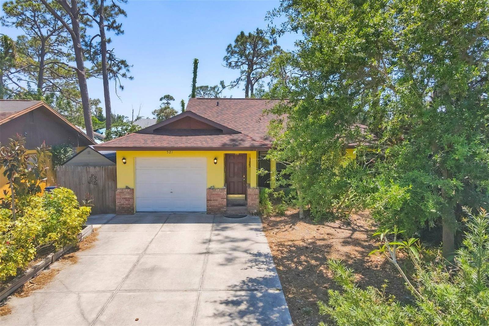 Englewood, FL 34223,521 ARTISTS AVE