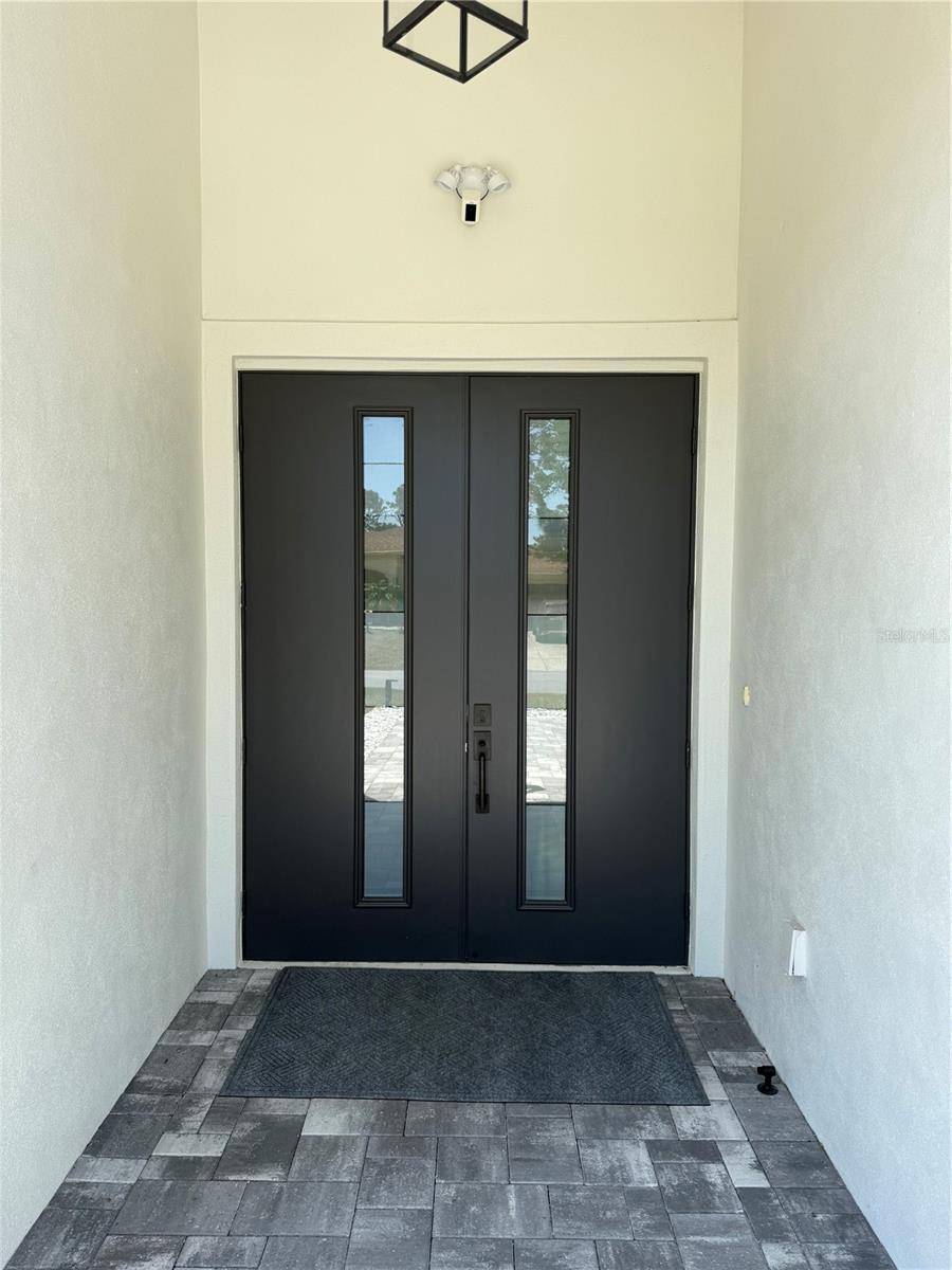 Port Charlotte, FL 33953,725 CLEARVIEW DR
