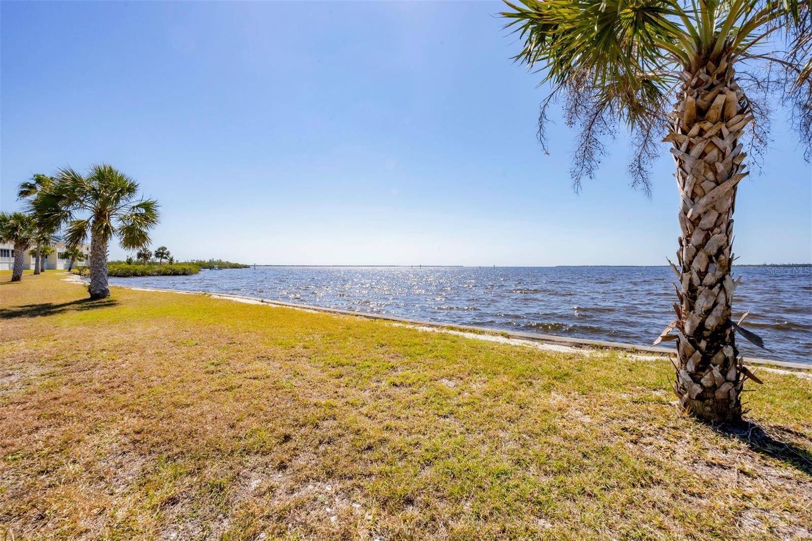 Port Charlotte, FL 33953,4410 WARREN AVE #306