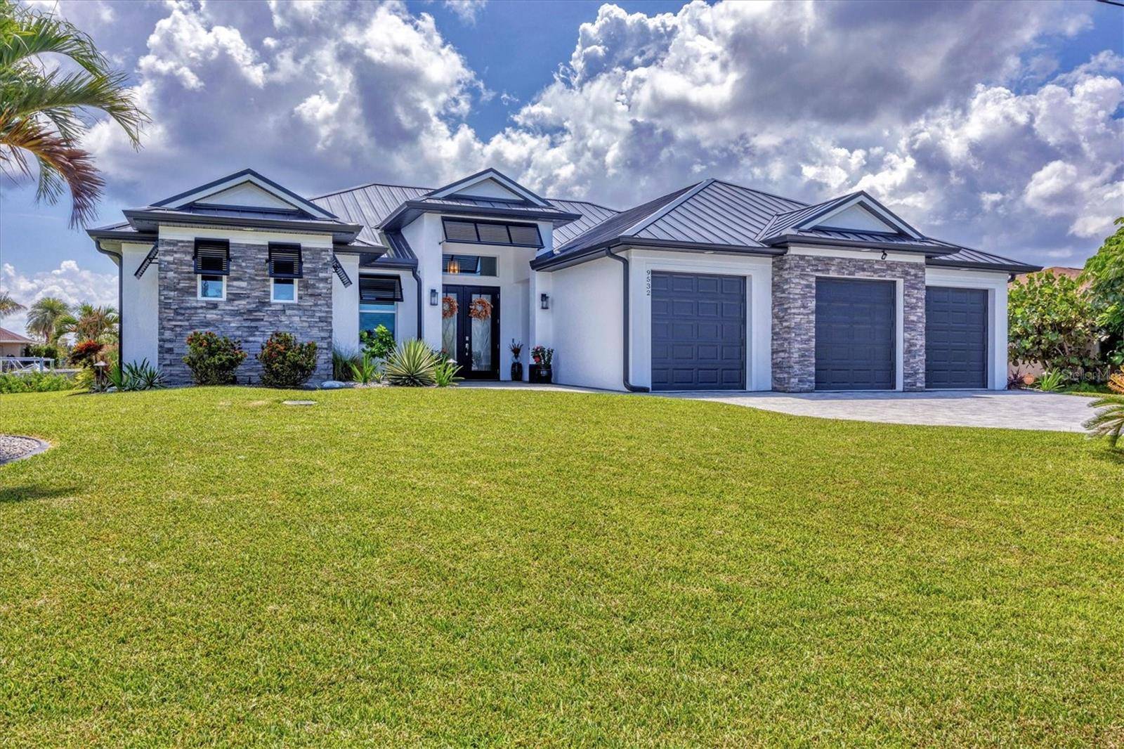 Port Charlotte, FL 33981,9532 MIAMI CIR