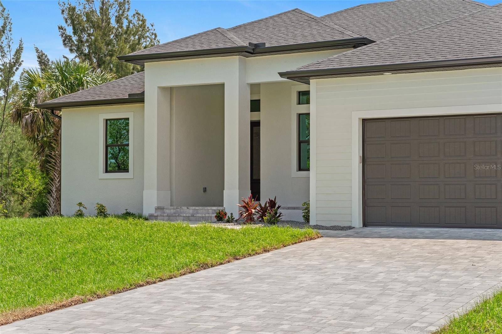 Port Charlotte, FL 33981,8105 ANTWERP CIR