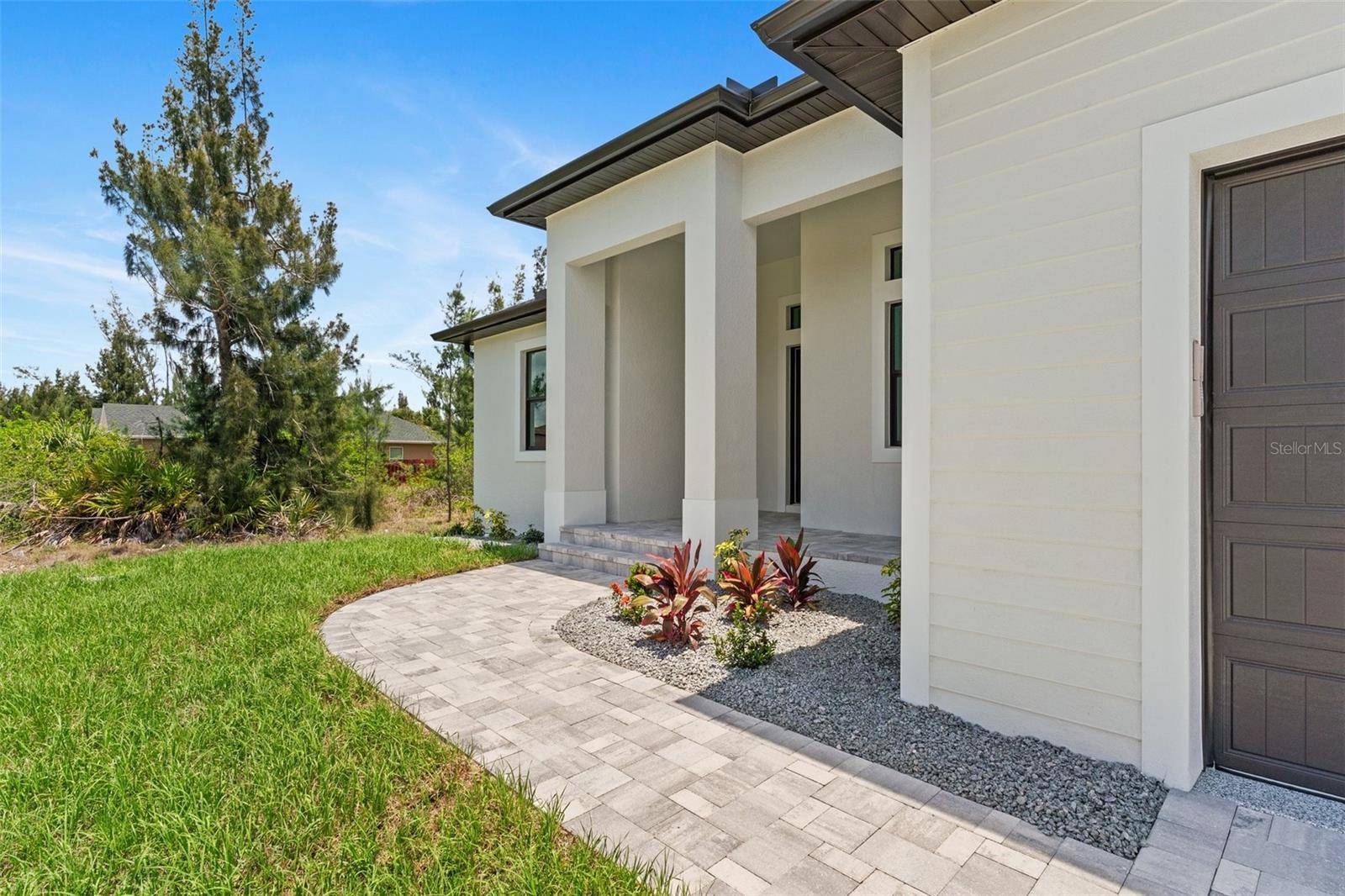 Port Charlotte, FL 33981,8105 ANTWERP CIR