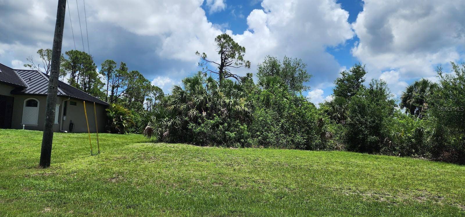 Rotonda West, FL 33947,135 COCA LN