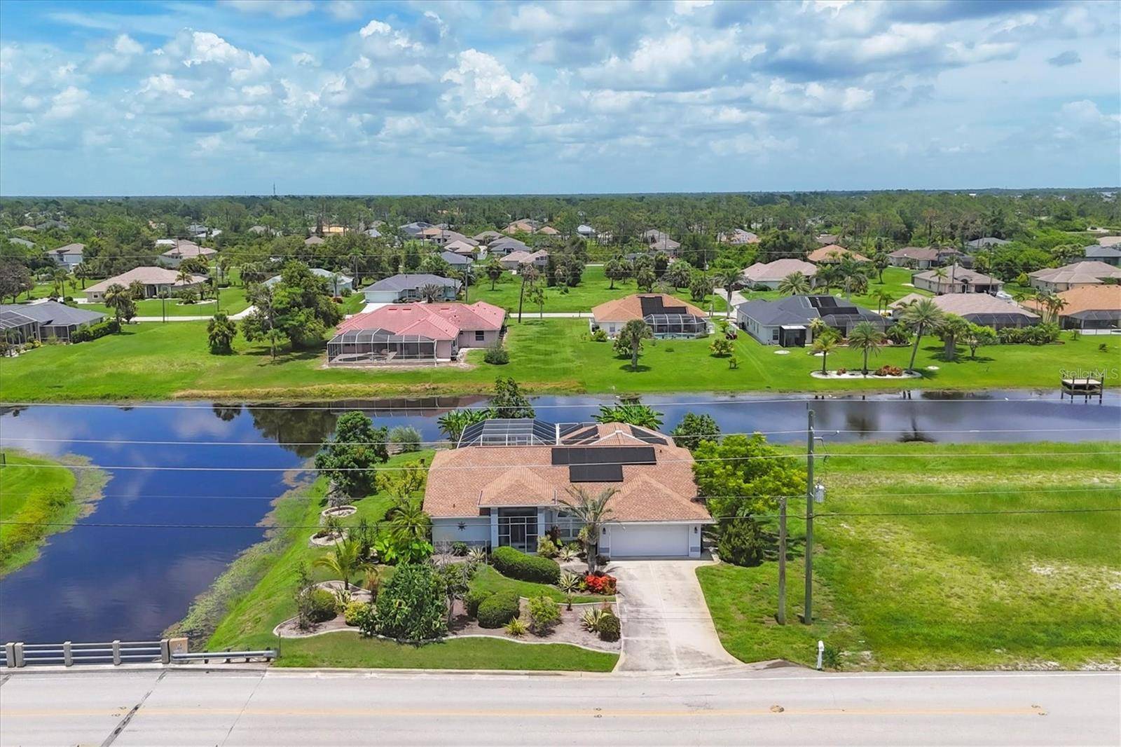 Rotonda West, FL 33947,727 ROTONDA CIR