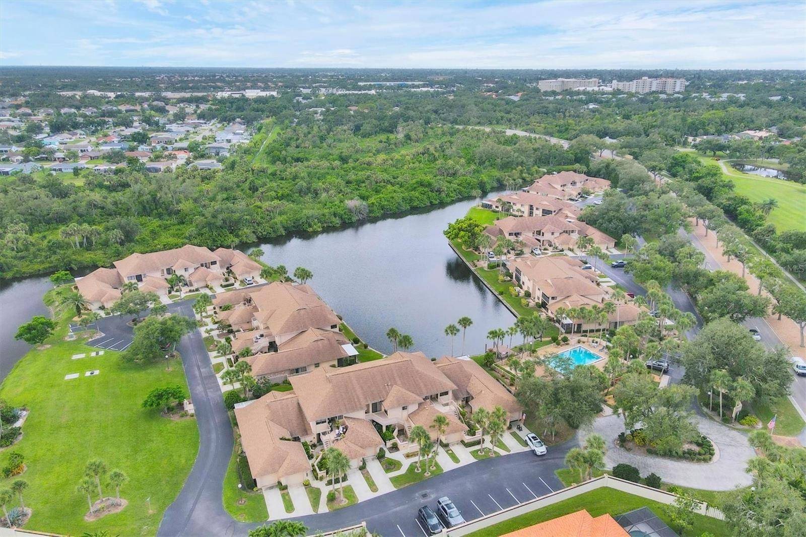 Venice, FL 34293,2004 LONGPOINTE CIR #E2