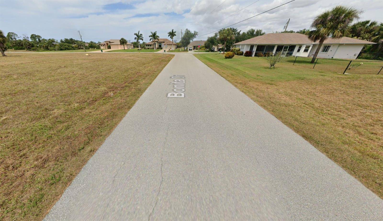 Rotonda West, FL 33947,103 BONITA DR