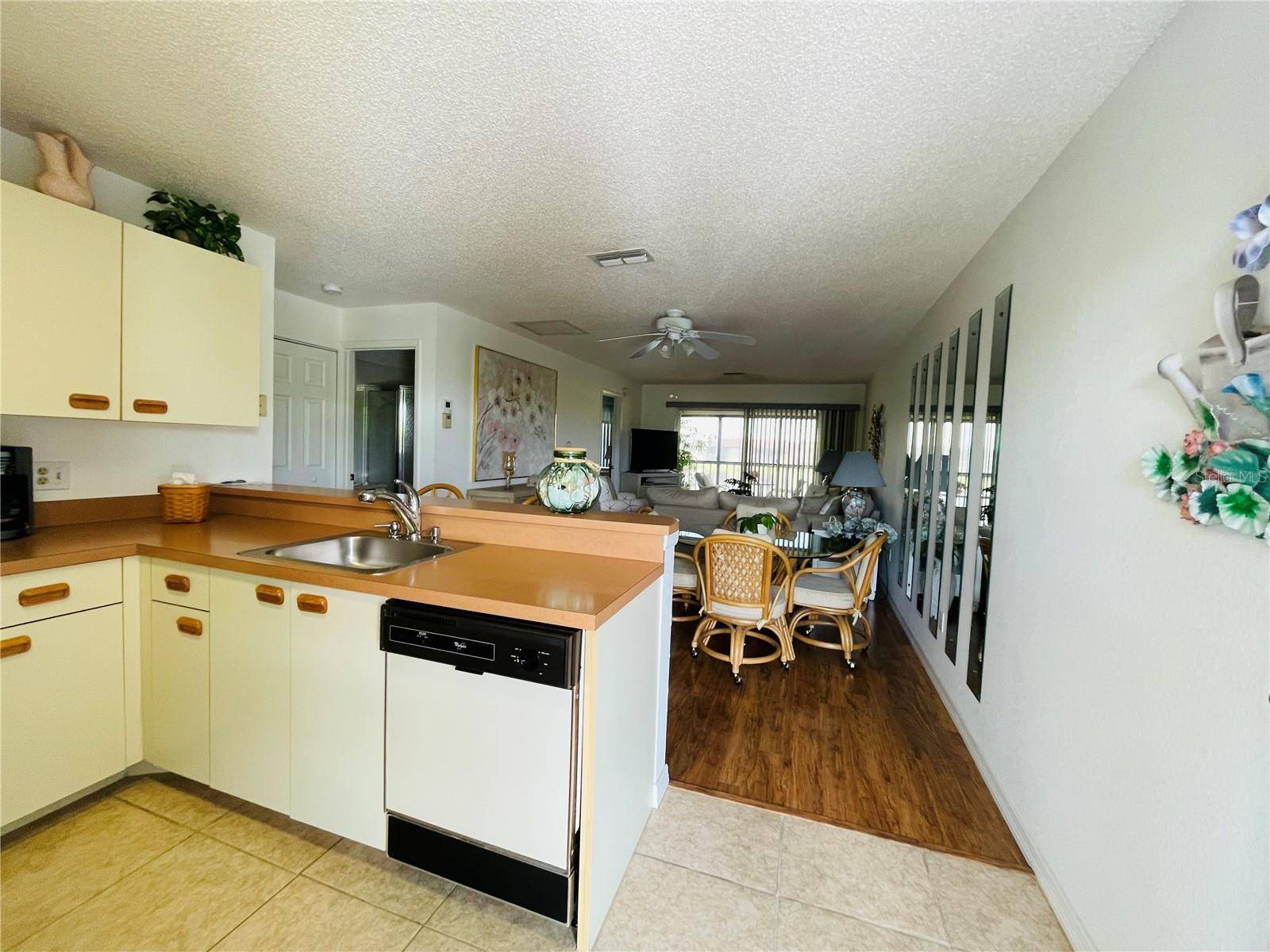 Punta Gorda, FL 33983,25100 SANDHILL BLVD #Q201