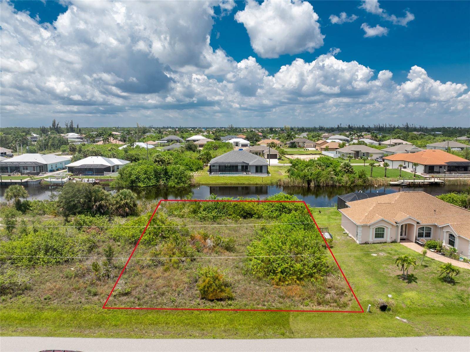 Port Charlotte, FL 33981,15610 APPLEWHITE CIR