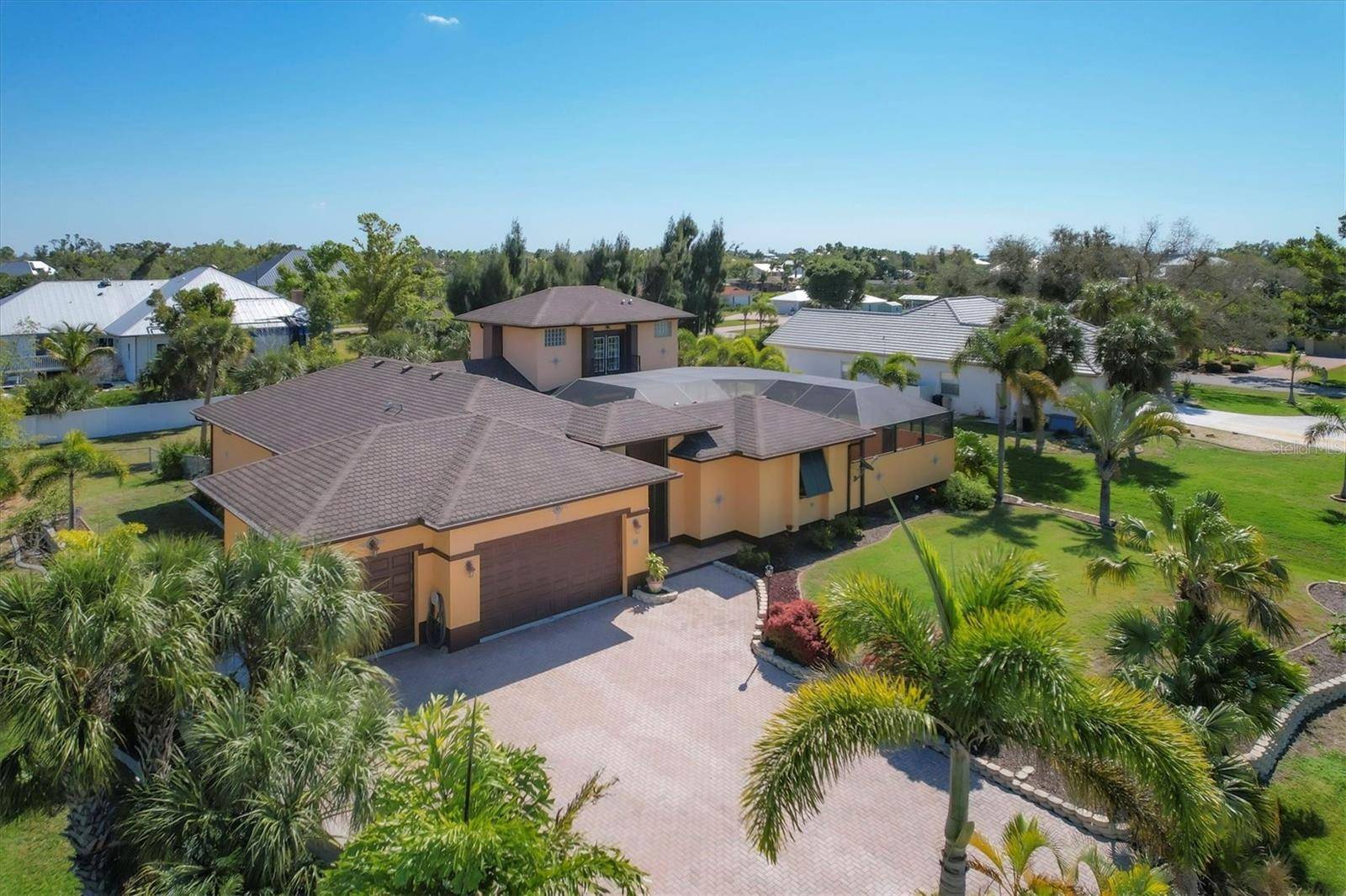 Placida, FL 33946,90 GREEN DOLPHIN DR N