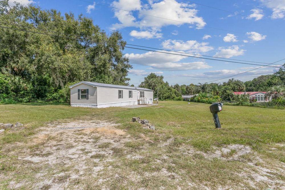 Satsuma, FL 32189,122 BARTER DR