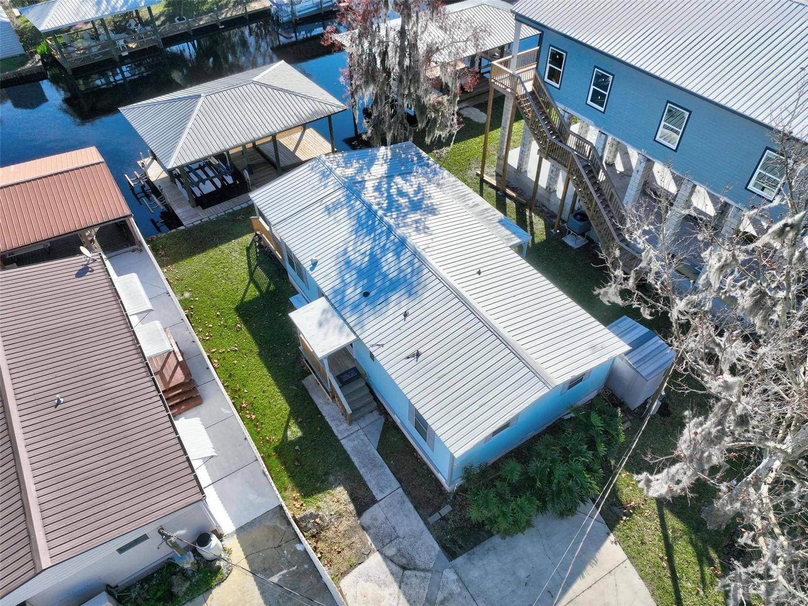 Welaka, FL 32193,66 CAREFREE DR