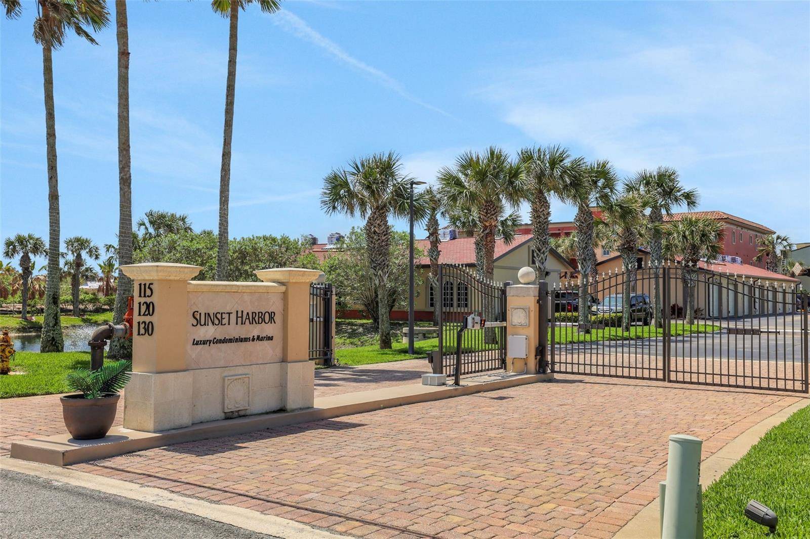 St Augustine, FL 32080,120 SUNSET HARBOR WAY #206 (W/BOAT SLIP)