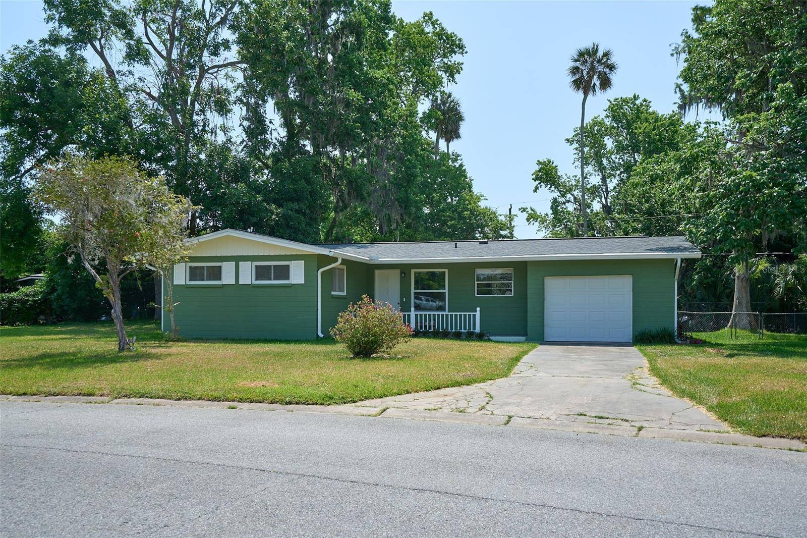 Daytona Beach, FL 32114,1301 OAKWOOD AVE