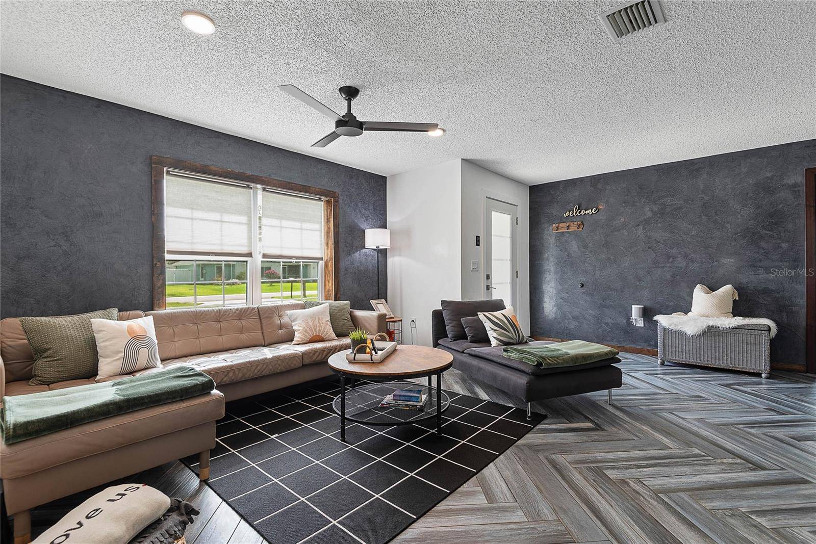 Palm Coast, FL 32164,8 WHITE HORSE LN