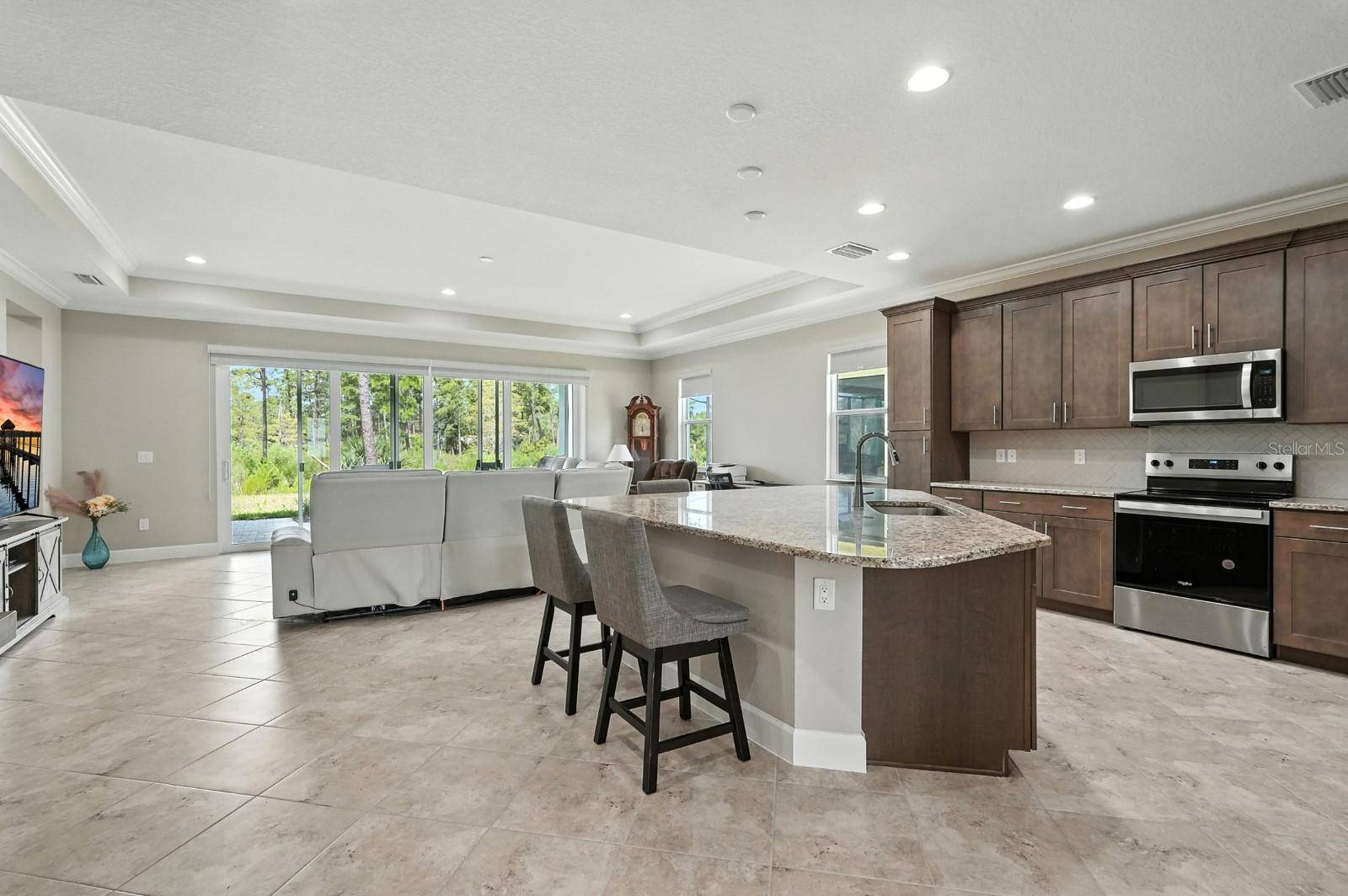 Daytona Beach, FL 32124,553 HANG LOOSE WAY