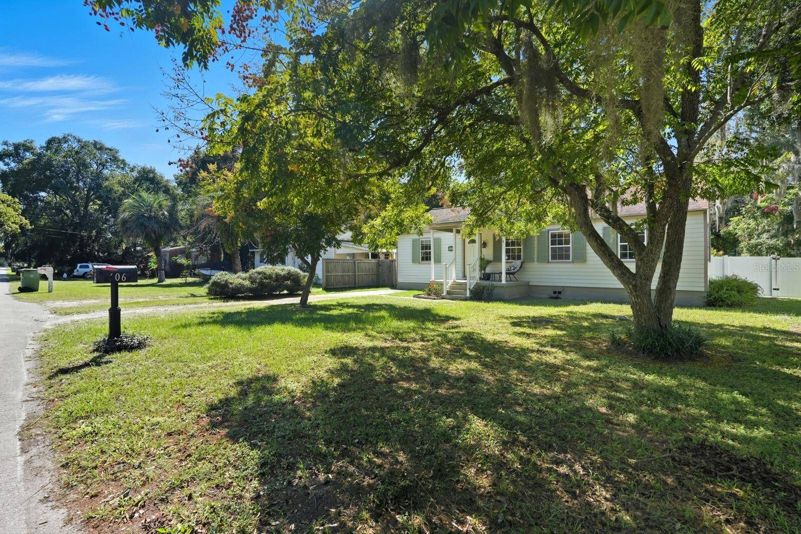 Palatka, FL 32177,606 FERN ST