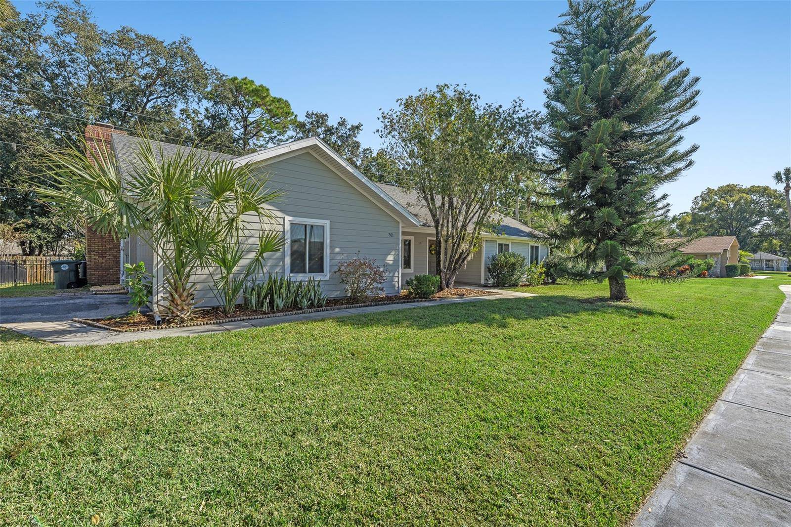 Daytona Beach, FL 32119,521 PELICAN BAY DR