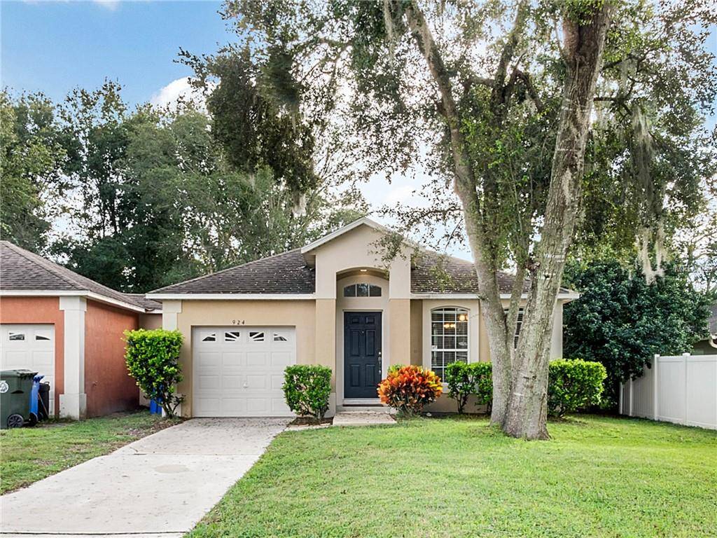 Oviedo, FL 32765,924 PECAN ST