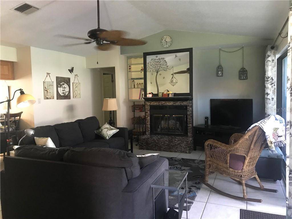 Tavares, FL 32778,1908 OAK CIR #8-A