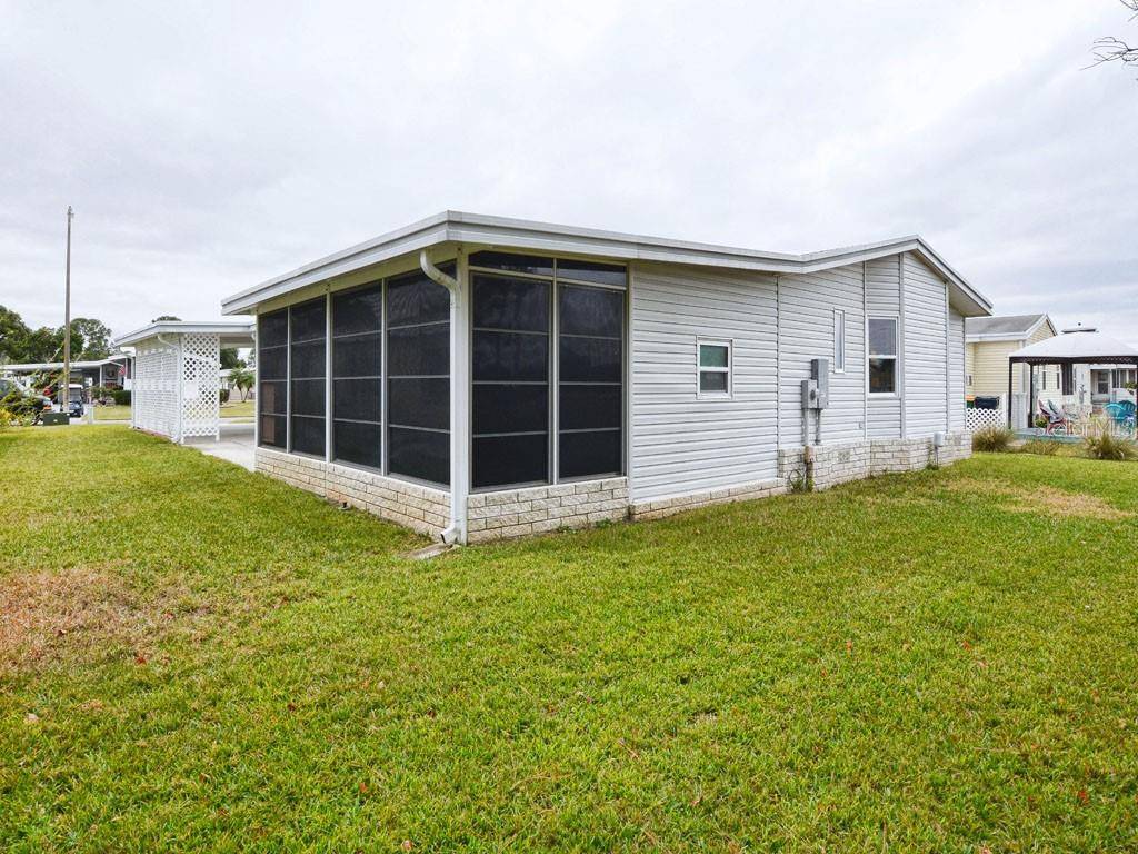 Tavares, FL 32778,2916 MANATEE RD