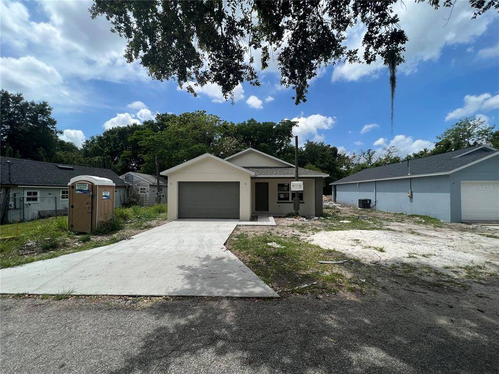 Winter Haven, FL 33881,860 4TH ST