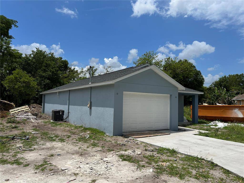 Winter Haven, FL 33881,854 4TH ST