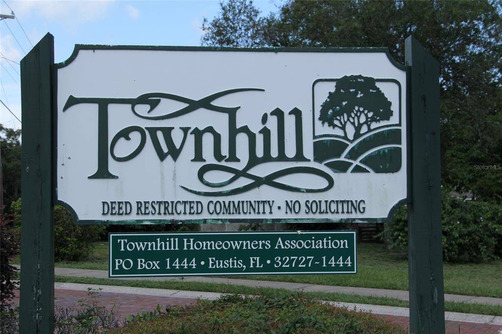 Eustis, FL 32726,39 TOWNHILL DR