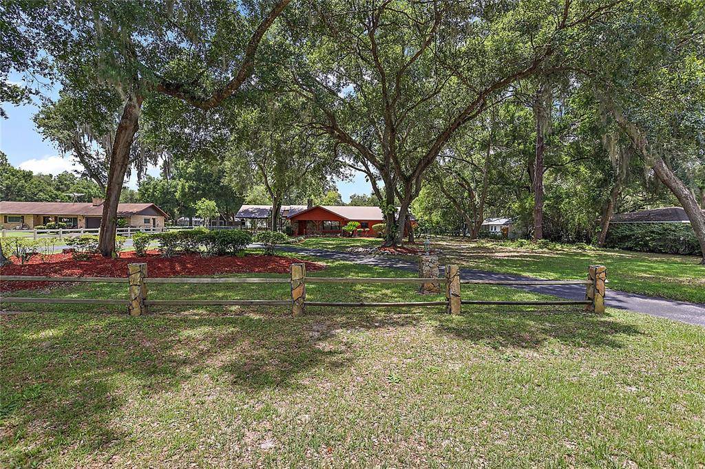 Fruitland Park, FL 34731,2406 SPRING LAKE RD