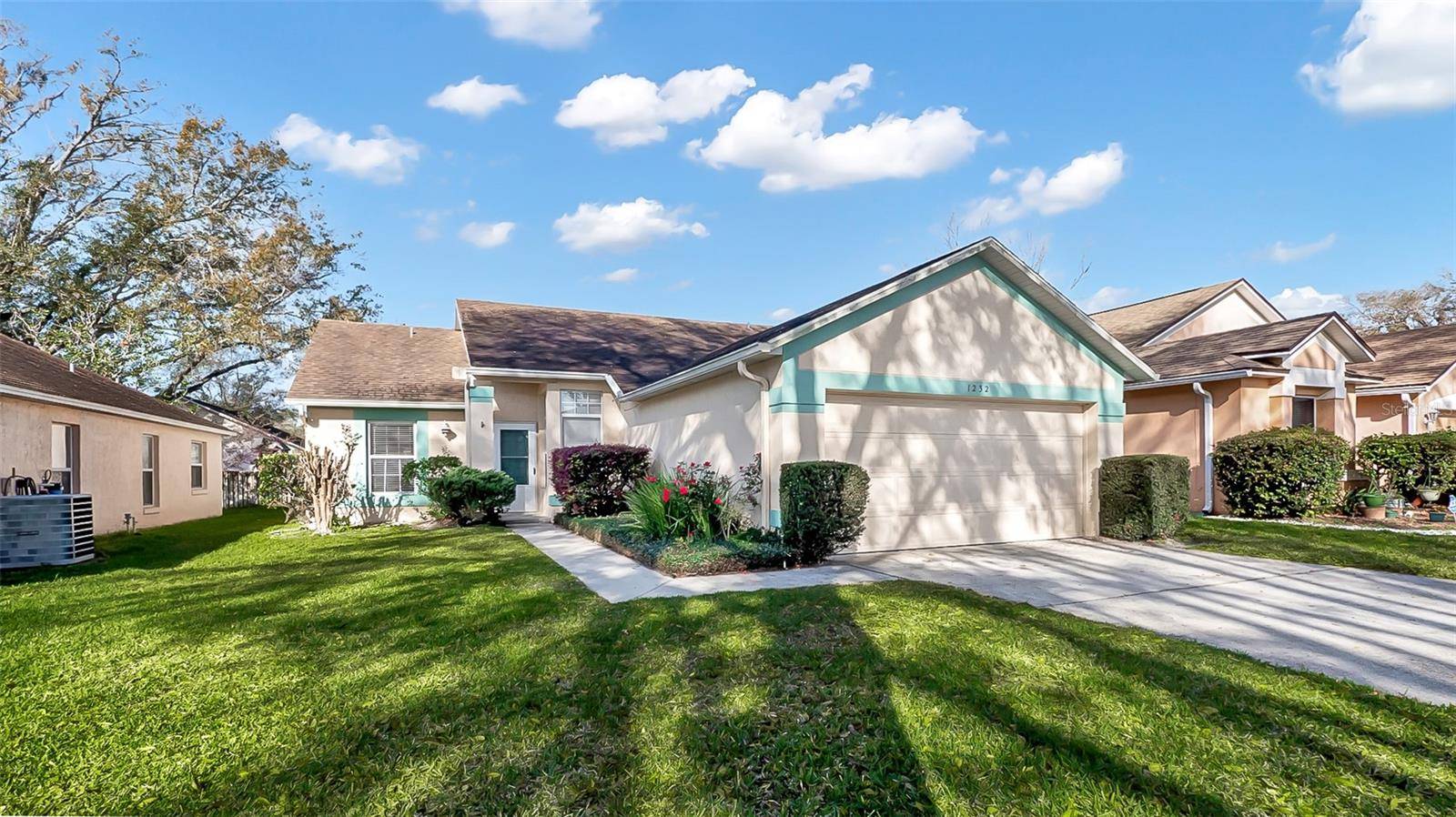 Apopka, FL 32703,1232 LAKE BLUE CIR